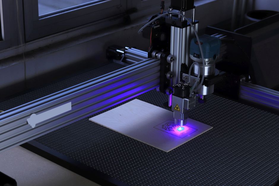 Električni rezač pločica s vodom 1200 mm — najam, Osijek